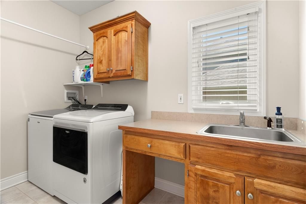709 NE Twin Brook Drive — photo 16
