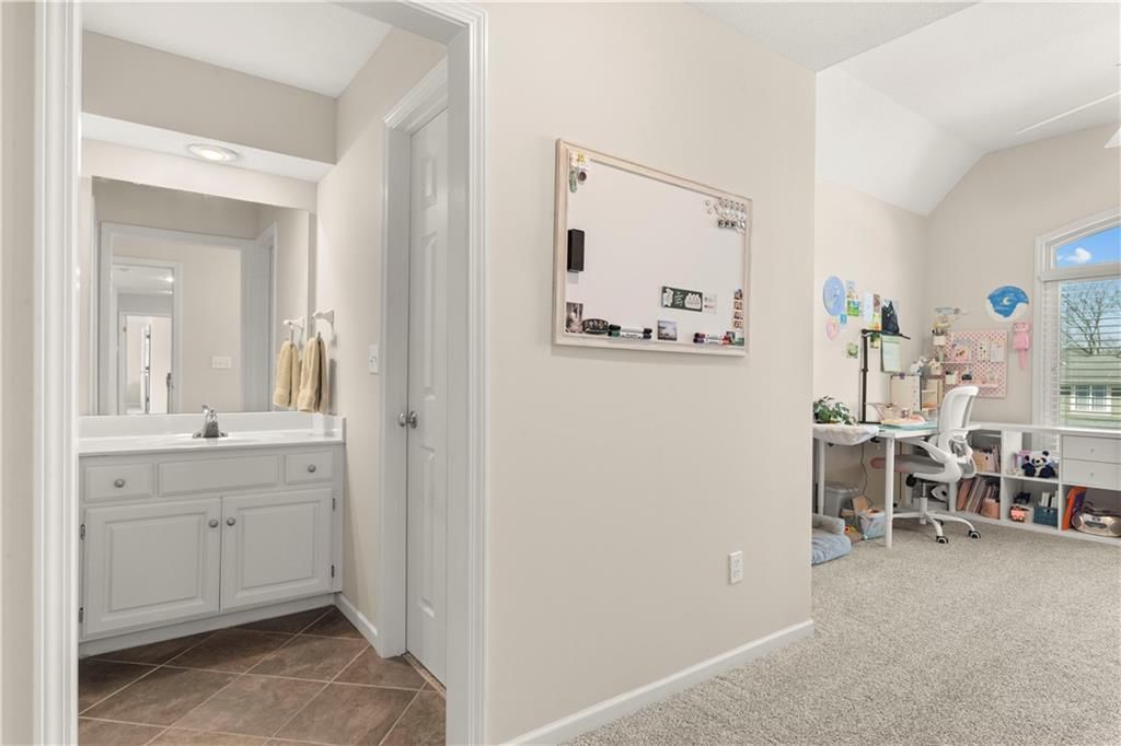 709 NE Twin Brook Drive — photo 28