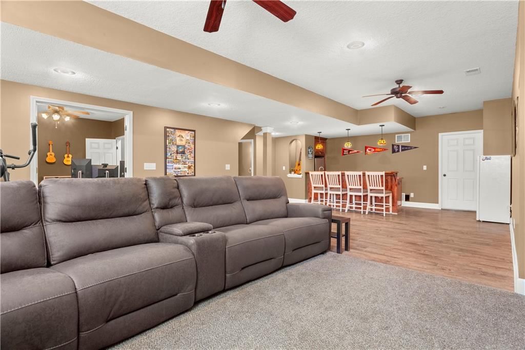 709 NE Twin Brook Drive — photo 31