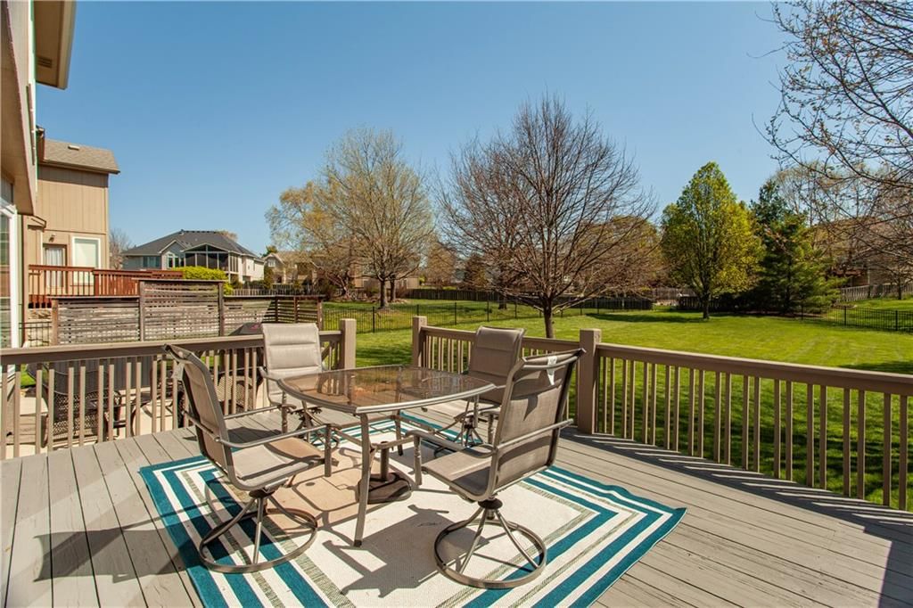 709 NE Twin Brook Drive — photo 42