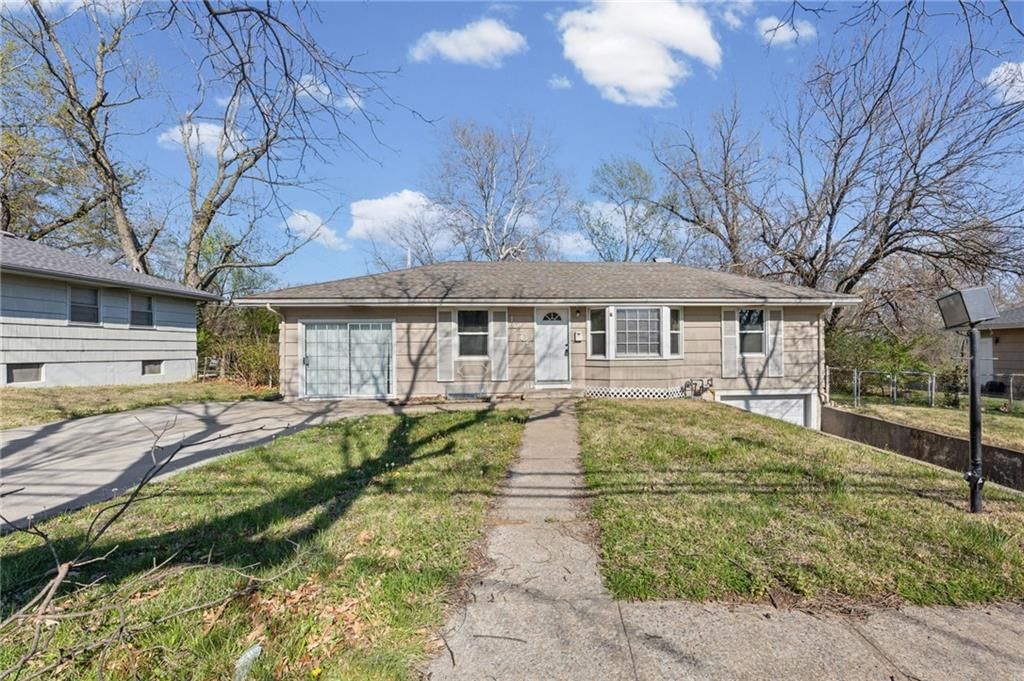 10209 Hillcrest Road, Kansas City, MO
