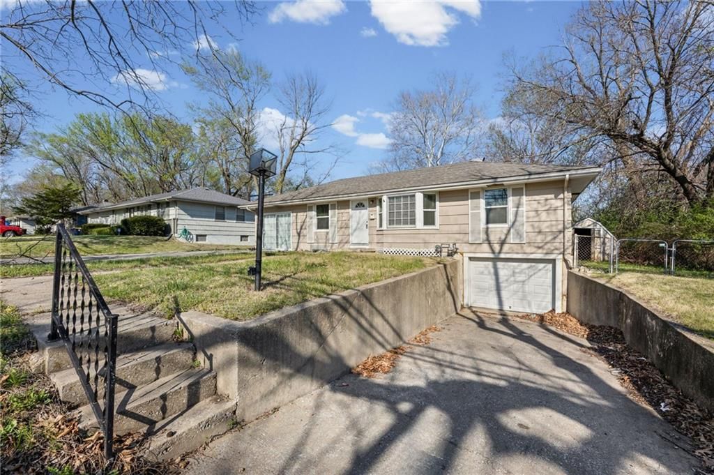 10209 Hillcrest Road — photo 3