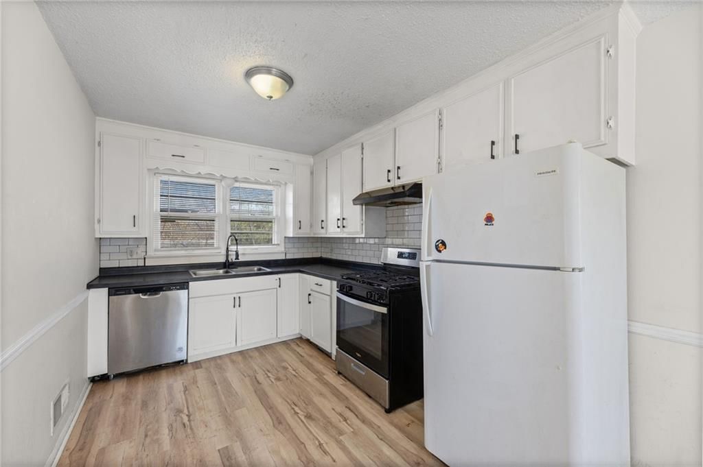 10209 Hillcrest Road — photo 9