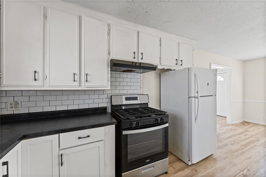 10209 Hillcrest Road — photo 11