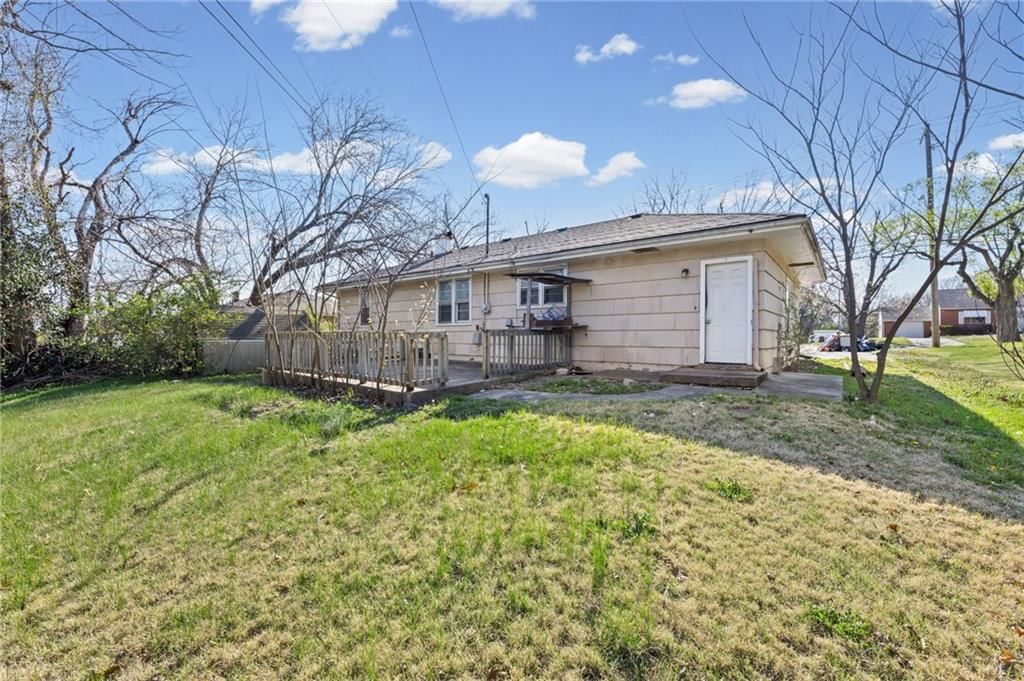 10209 Hillcrest Road — photo 33