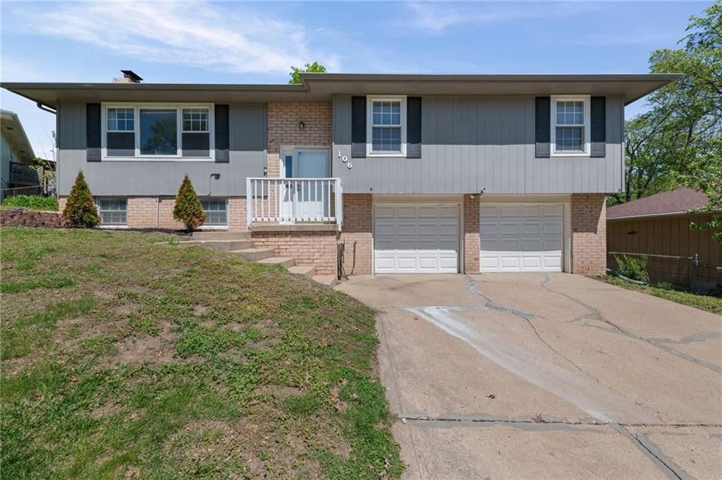 106 NW 61st Street, Gladstone, MO