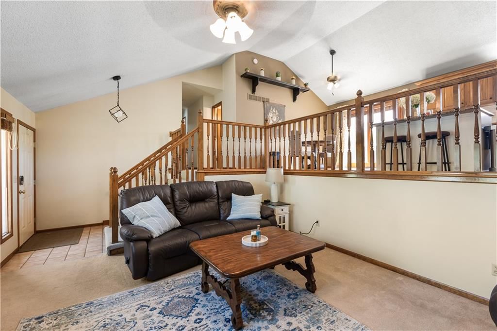 909 SW Daney Court — photo 7
