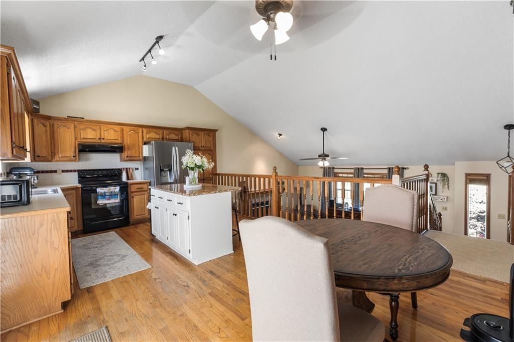 909 SW Daney Court — photo 12