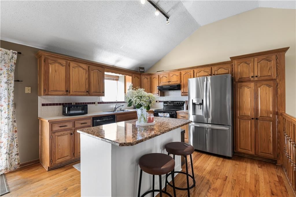 909 SW Daney Court — photo 14