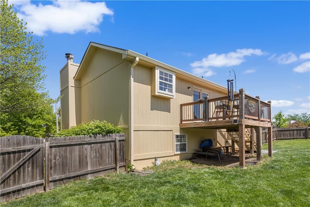 909 SW Daney Court — photo 32