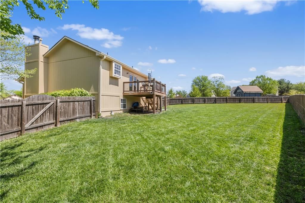 909 SW Daney Court — photo 33