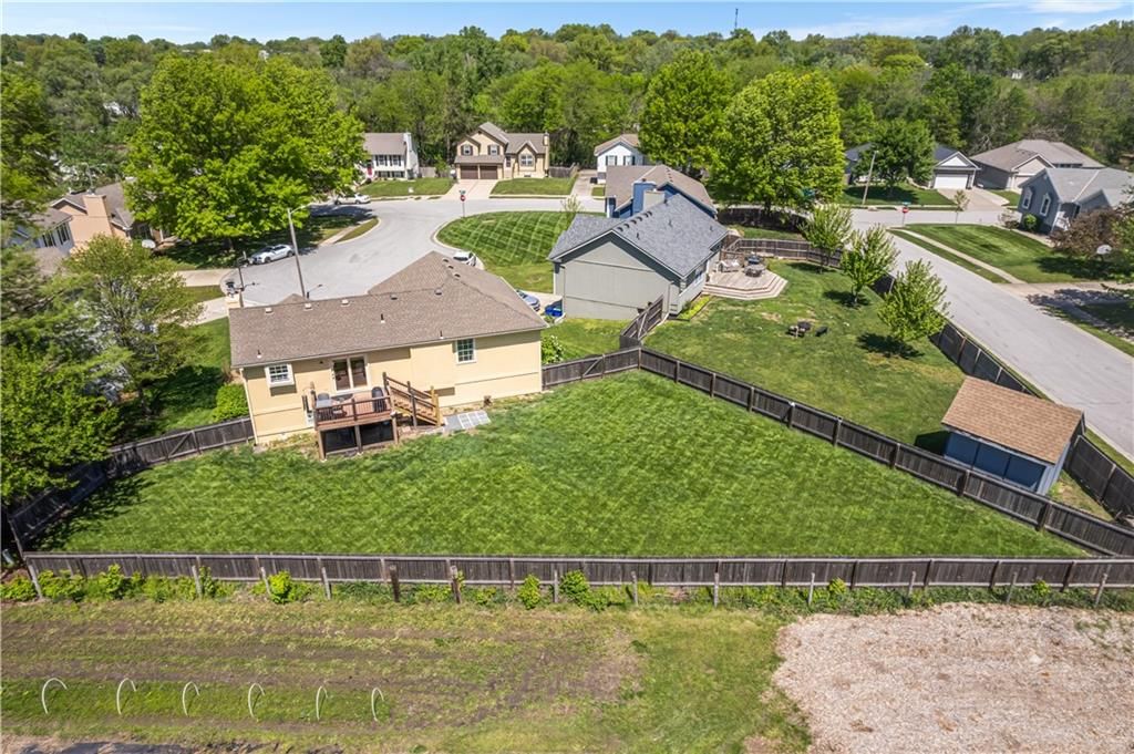 909 SW Daney Court — photo 46