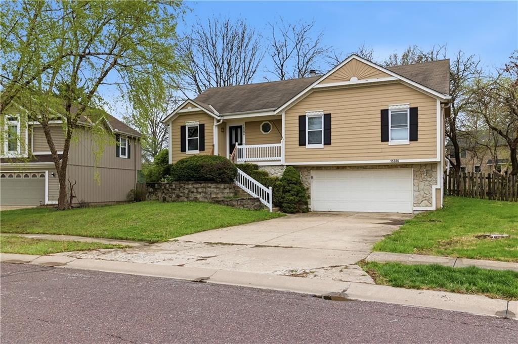 15306 Riley Street — photo 2