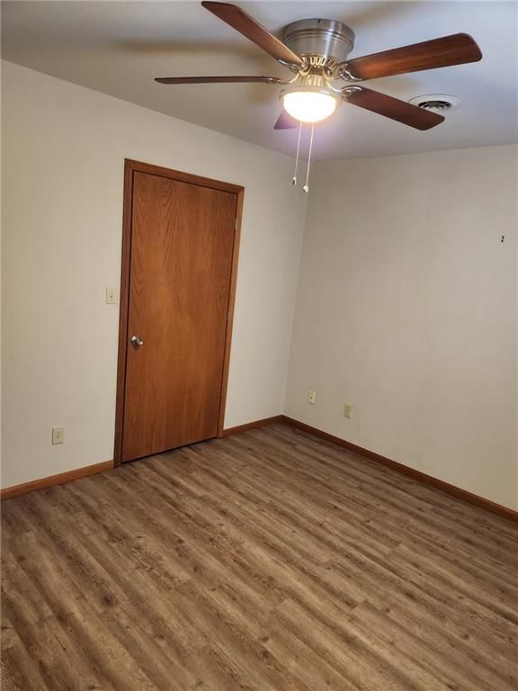 302 E Monroe Street — photo 16