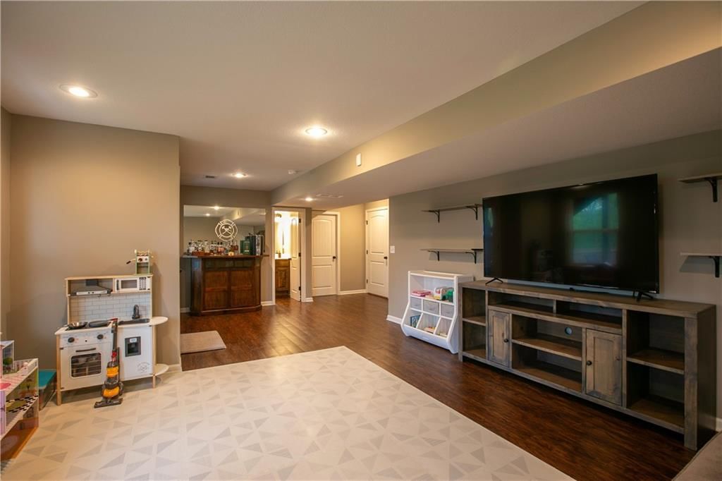 1925 S 47th Terrace — photo 38