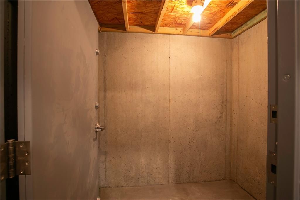 1925 S 47th Terrace — photo 41