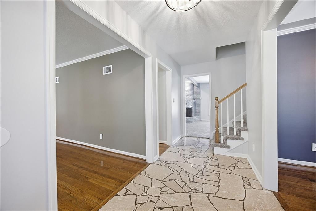 5805 W 90 Terrace — photo 7