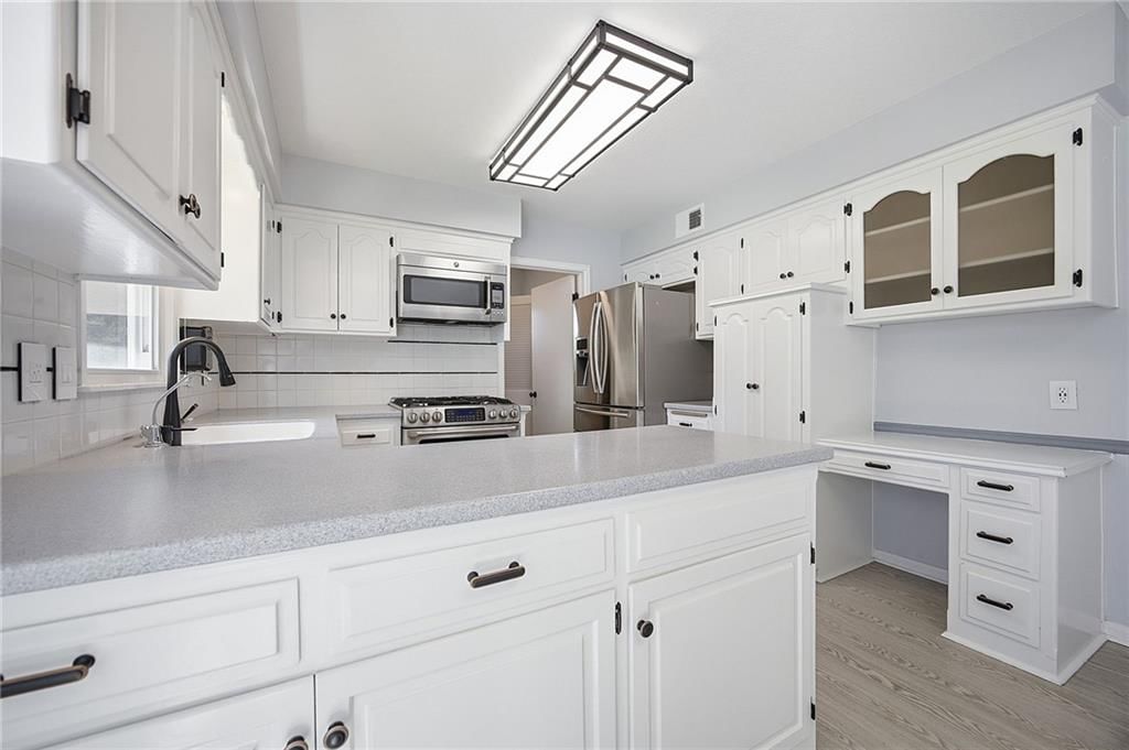 5805 W 90 Terrace — photo 16