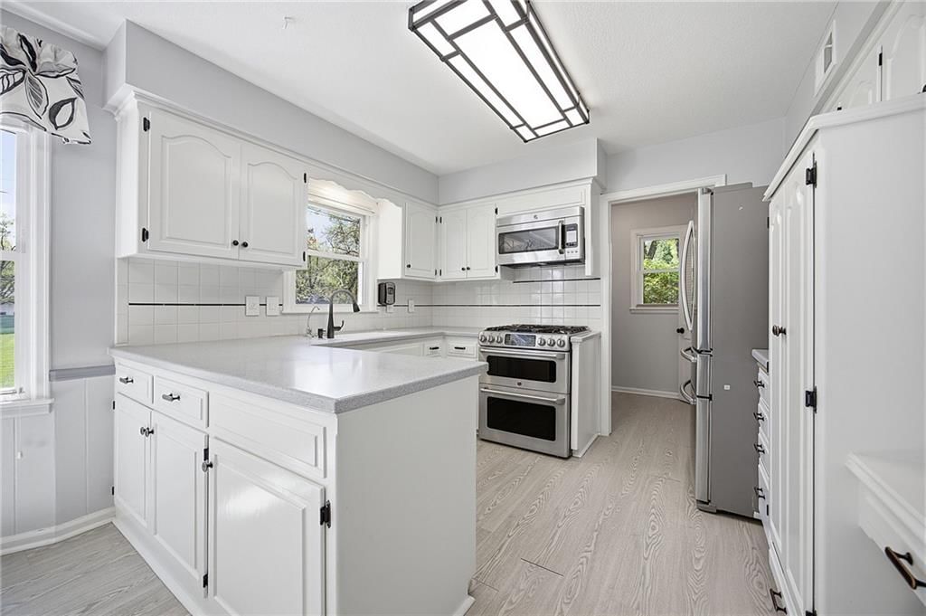 5805 W 90 Terrace — photo 17