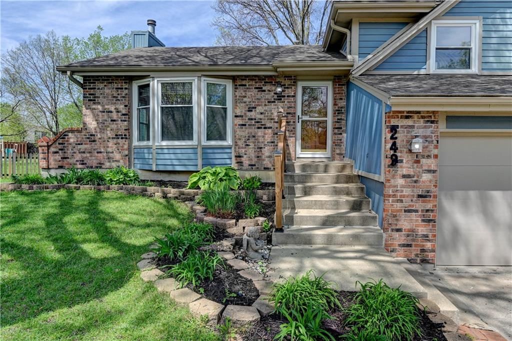 249 S Chambery Drive — photo 2