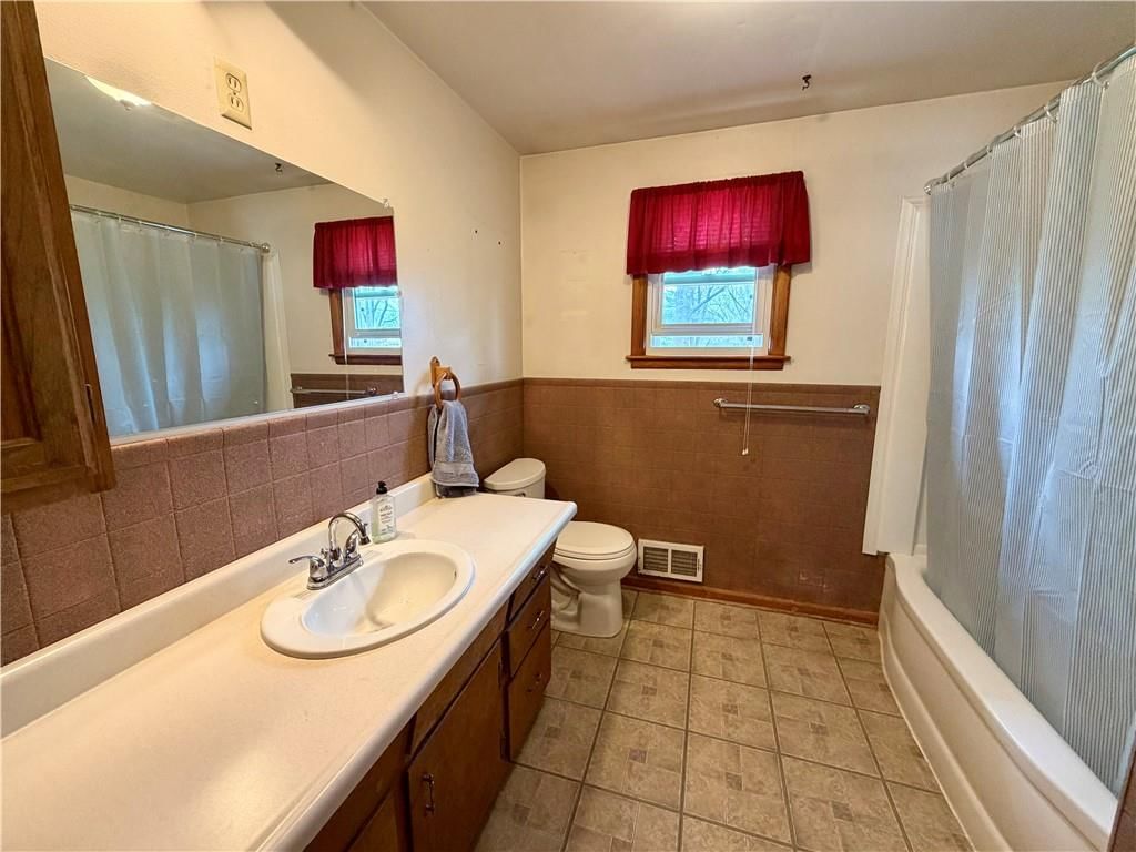 4903 NW 60th Street — photo 17