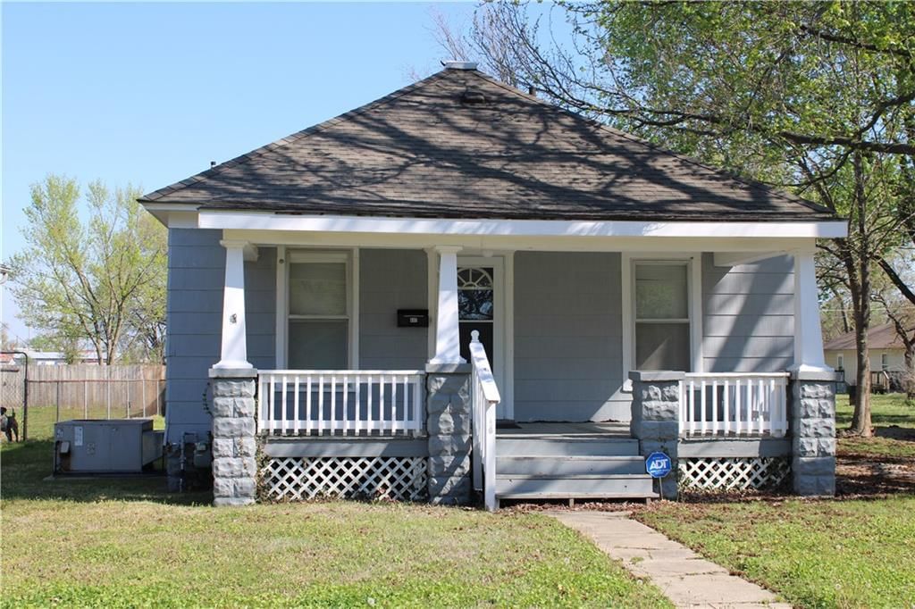 407 E Washington Street — photo 1
