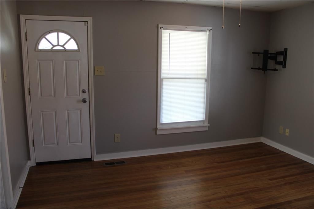 407 E Washington Street — photo 2