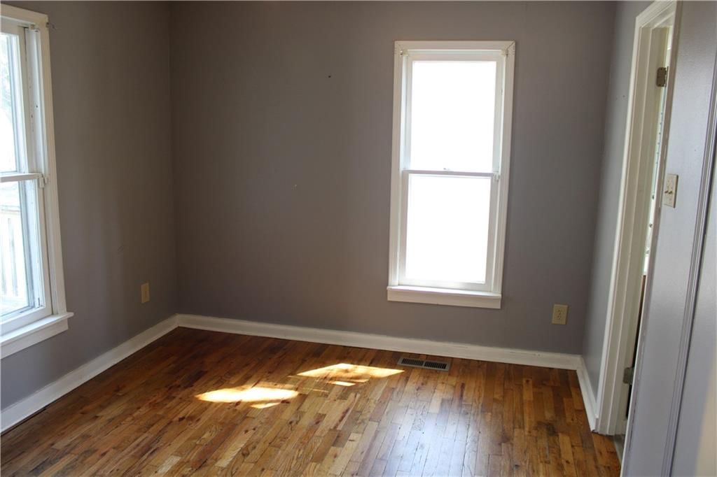 407 E Washington Street — photo 8