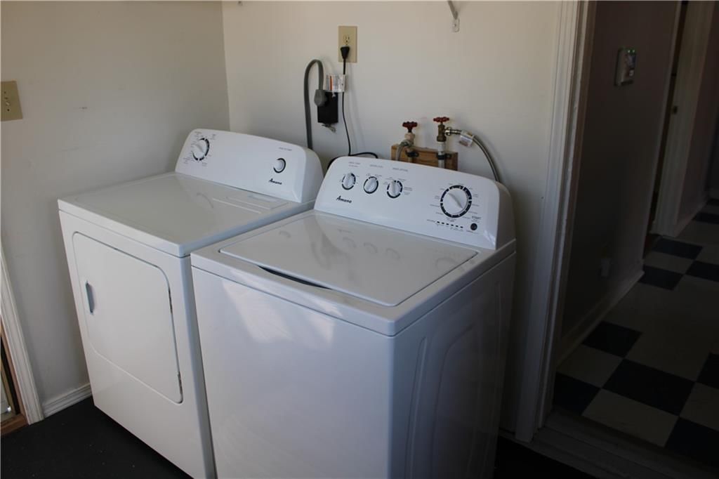 407 E Washington Street — photo 10