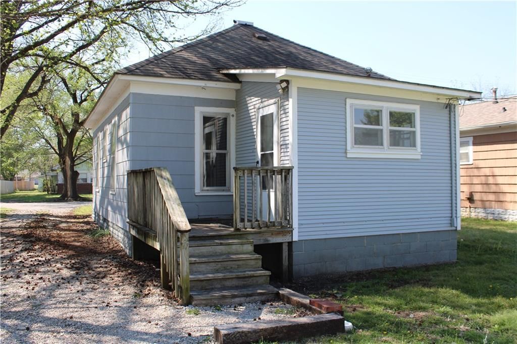 407 E Washington Street — photo 11