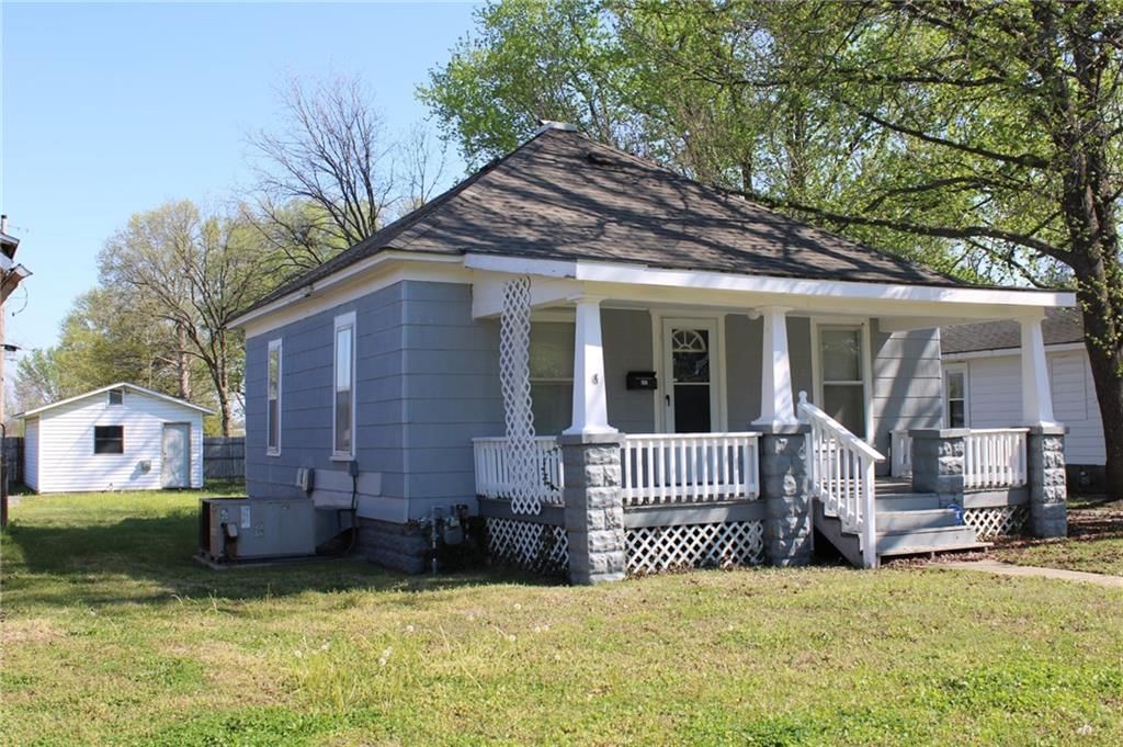 407 E Washington Street — photo 13