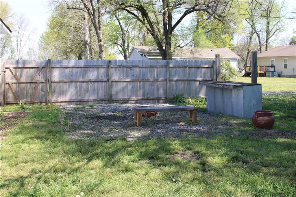 407 E Washington Street — photo 15