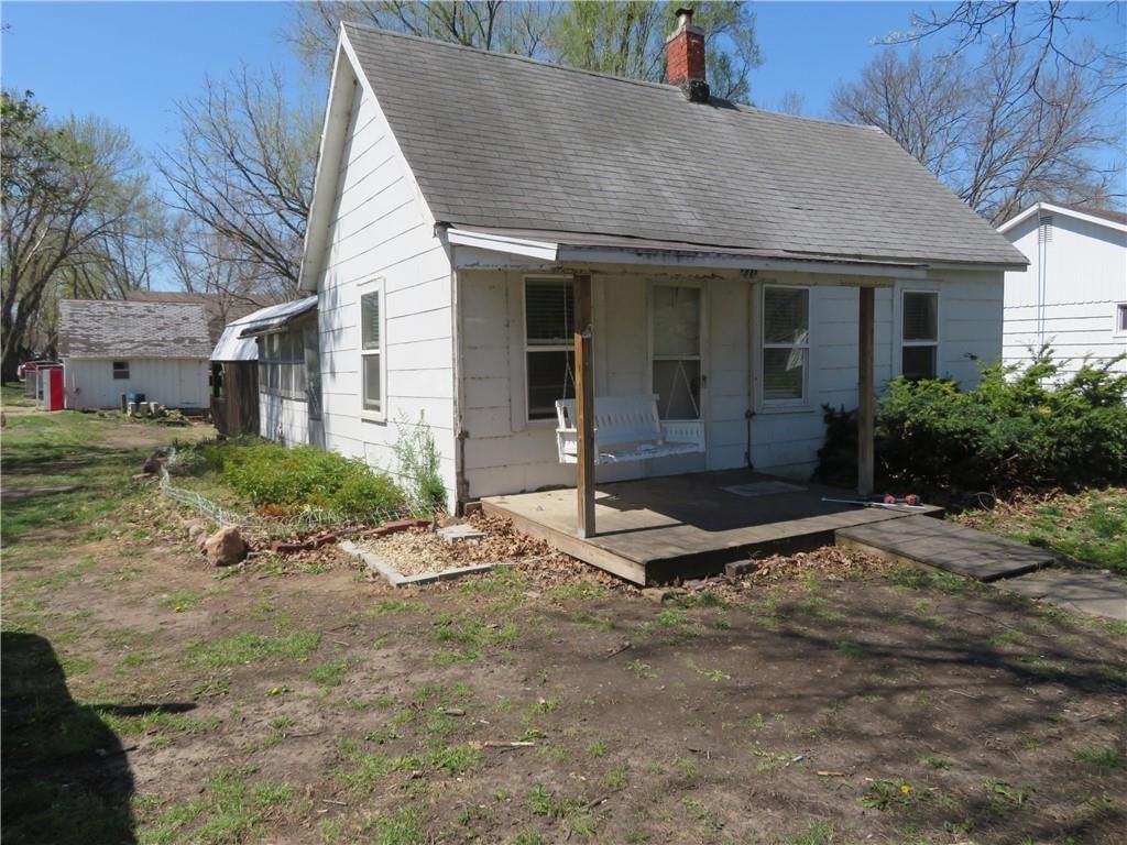 210 walnut Street — photo 2