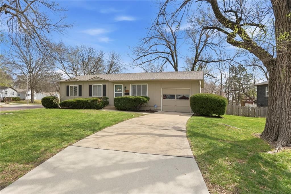 9915 Grandview Drive — photo 4