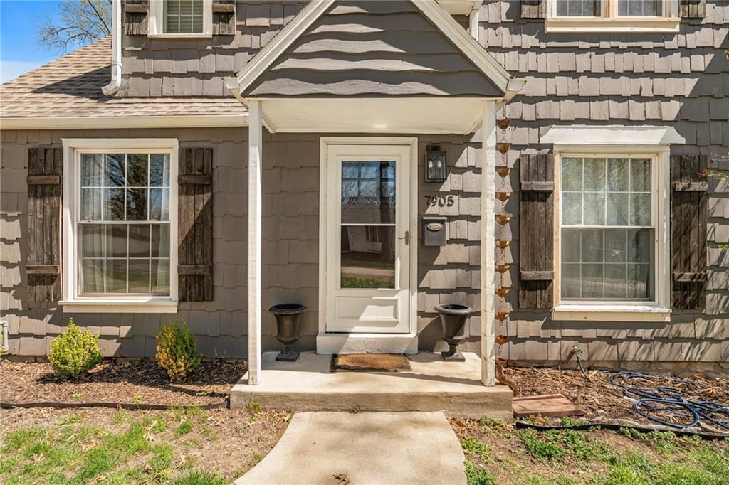 7905 BELLEVIEW Avenue — photo 3