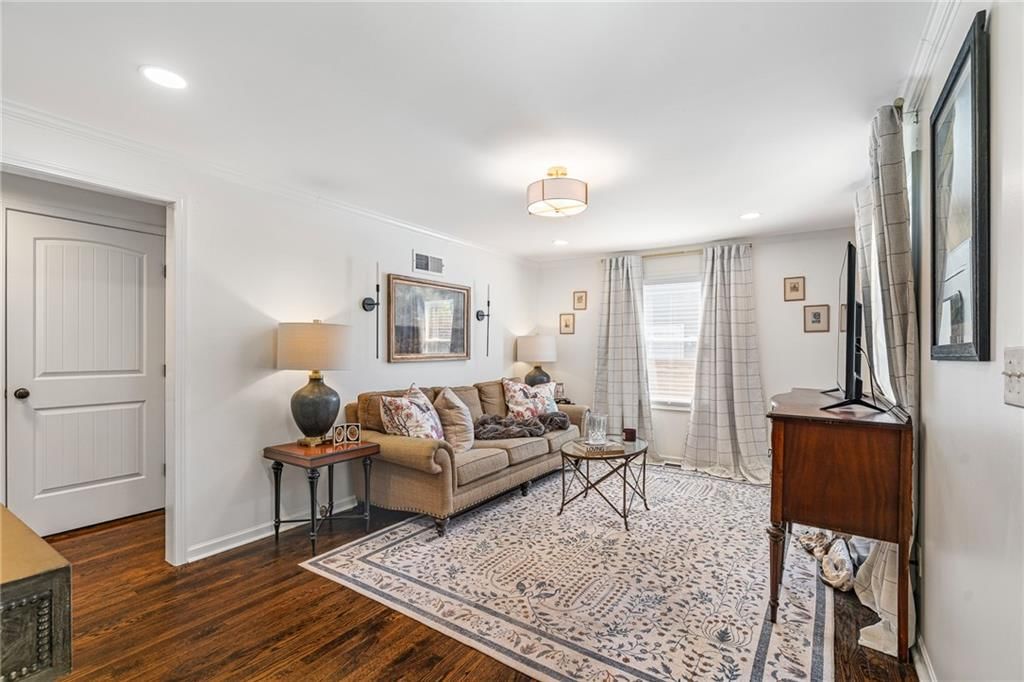 7905 BELLEVIEW Avenue — photo 4