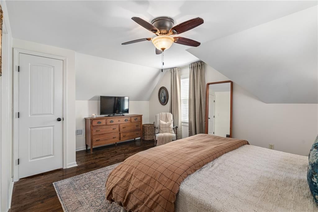 7905 BELLEVIEW Avenue — photo 16