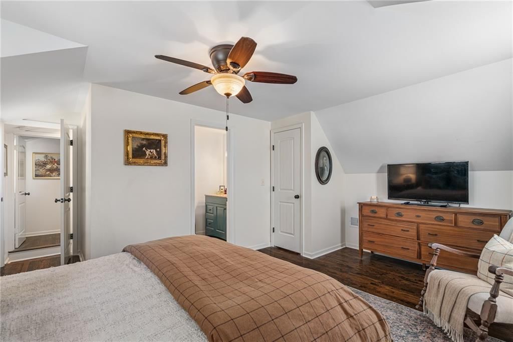 7905 BELLEVIEW Avenue — photo 17