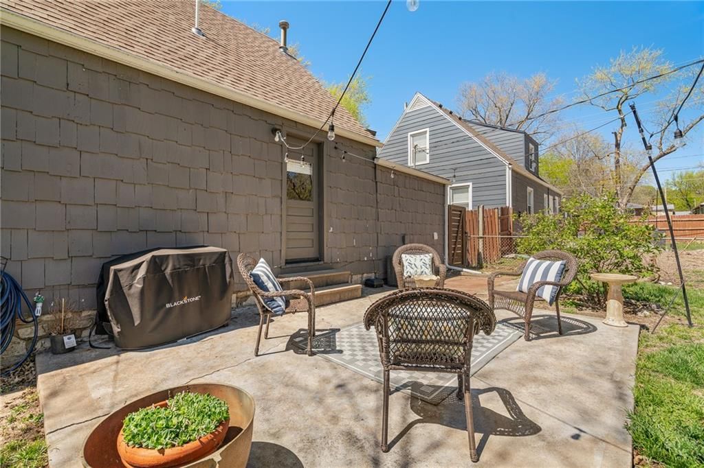 7905 BELLEVIEW Avenue — photo 23