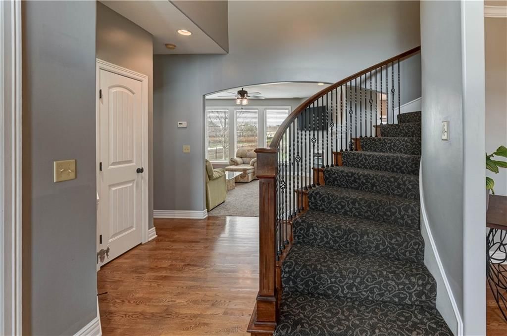 500 NE Woodpark Lane — photo 11
