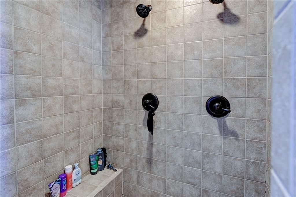 500 NE Woodpark Lane — photo 31