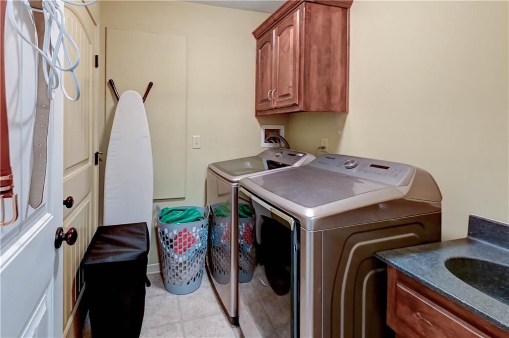 500 NE Woodpark Lane — photo 33