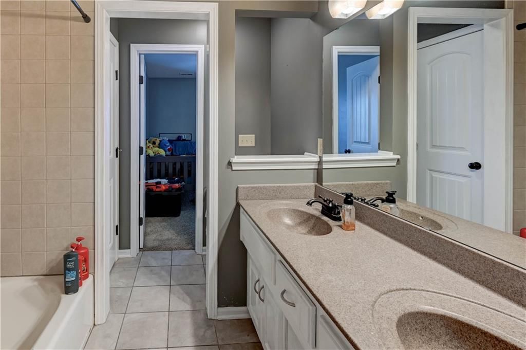 500 NE Woodpark Lane — photo 37