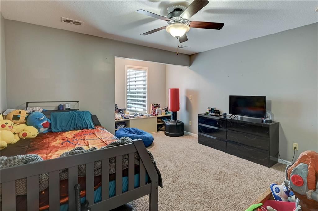 500 NE Woodpark Lane — photo 38