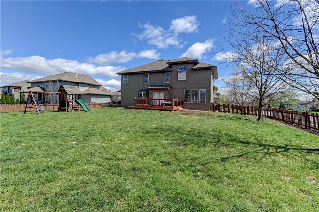 500 NE Woodpark Lane — photo 71