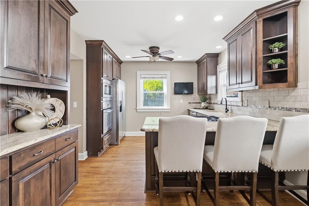 825 W Gregory Boulevard — photo 17