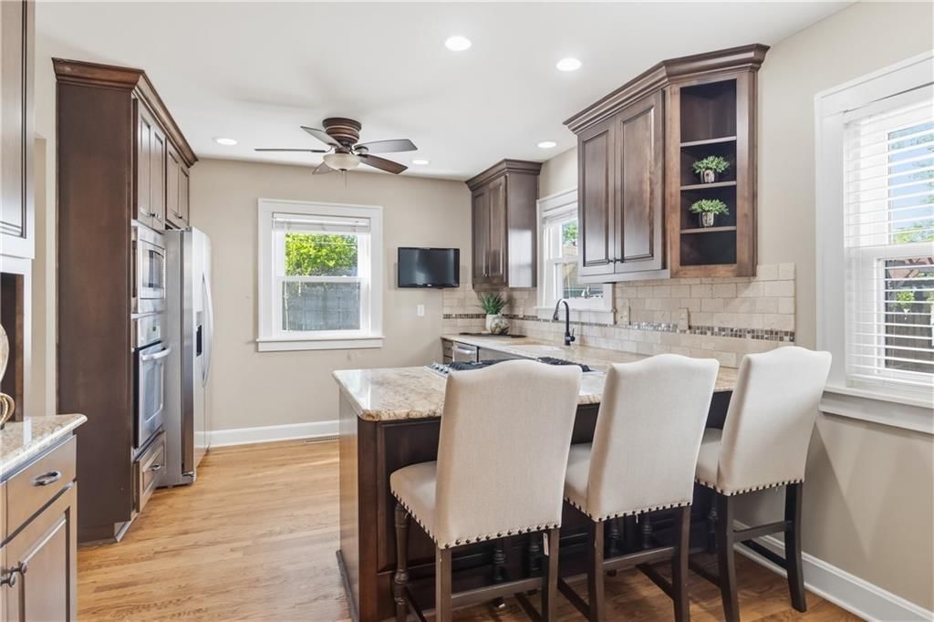 825 W Gregory Boulevard — photo 18