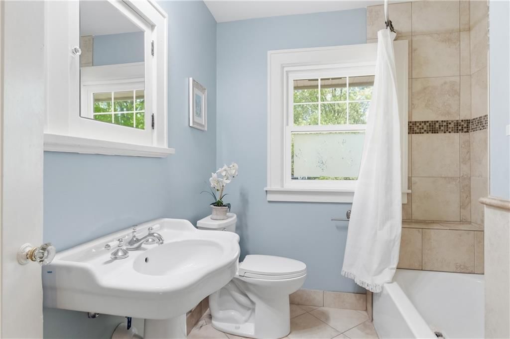 825 W Gregory Boulevard — photo 36