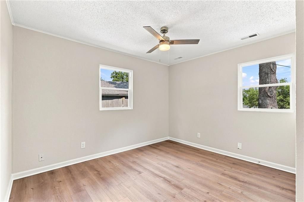 2141 Normandy Lane — photo 18