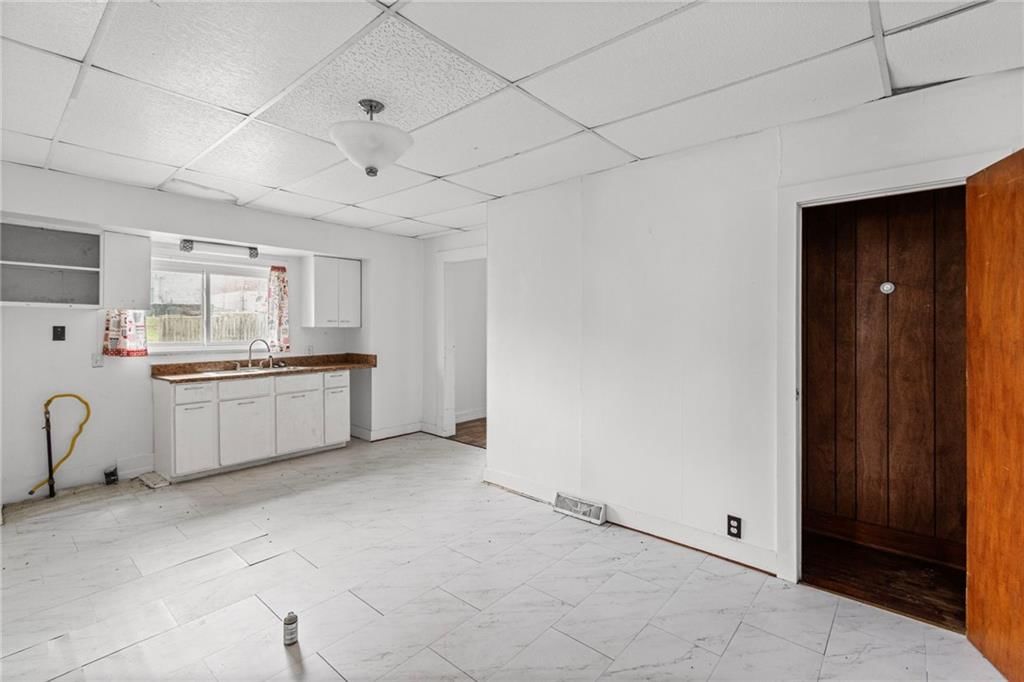 111 N Virginia Street — photo 8